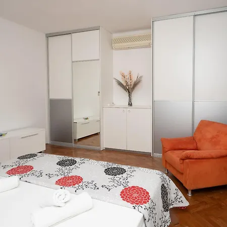Apartment Nena *