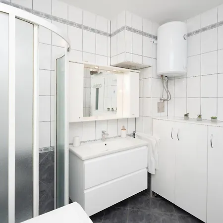 Nena Apartman